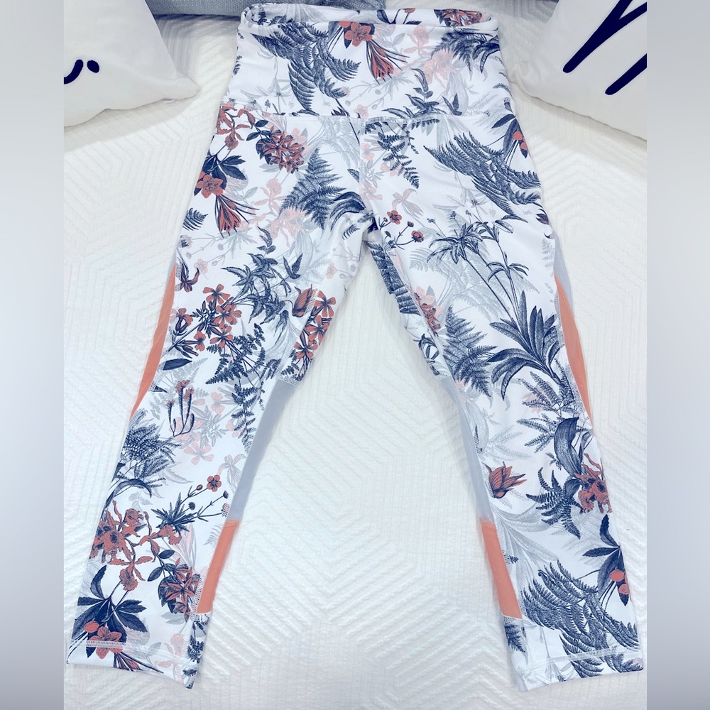 NWOT Zella Yoga Legging Floral Design Cropped